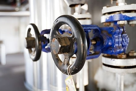 傳(chuán)統産業(ye)環境對(dui)閥門企(qǐ)業的局(jú)限與阻(zǔ)力